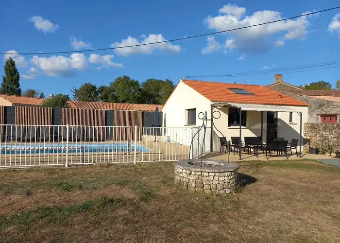 Holiday home Maison En Vendee Avec Piscine Corpe